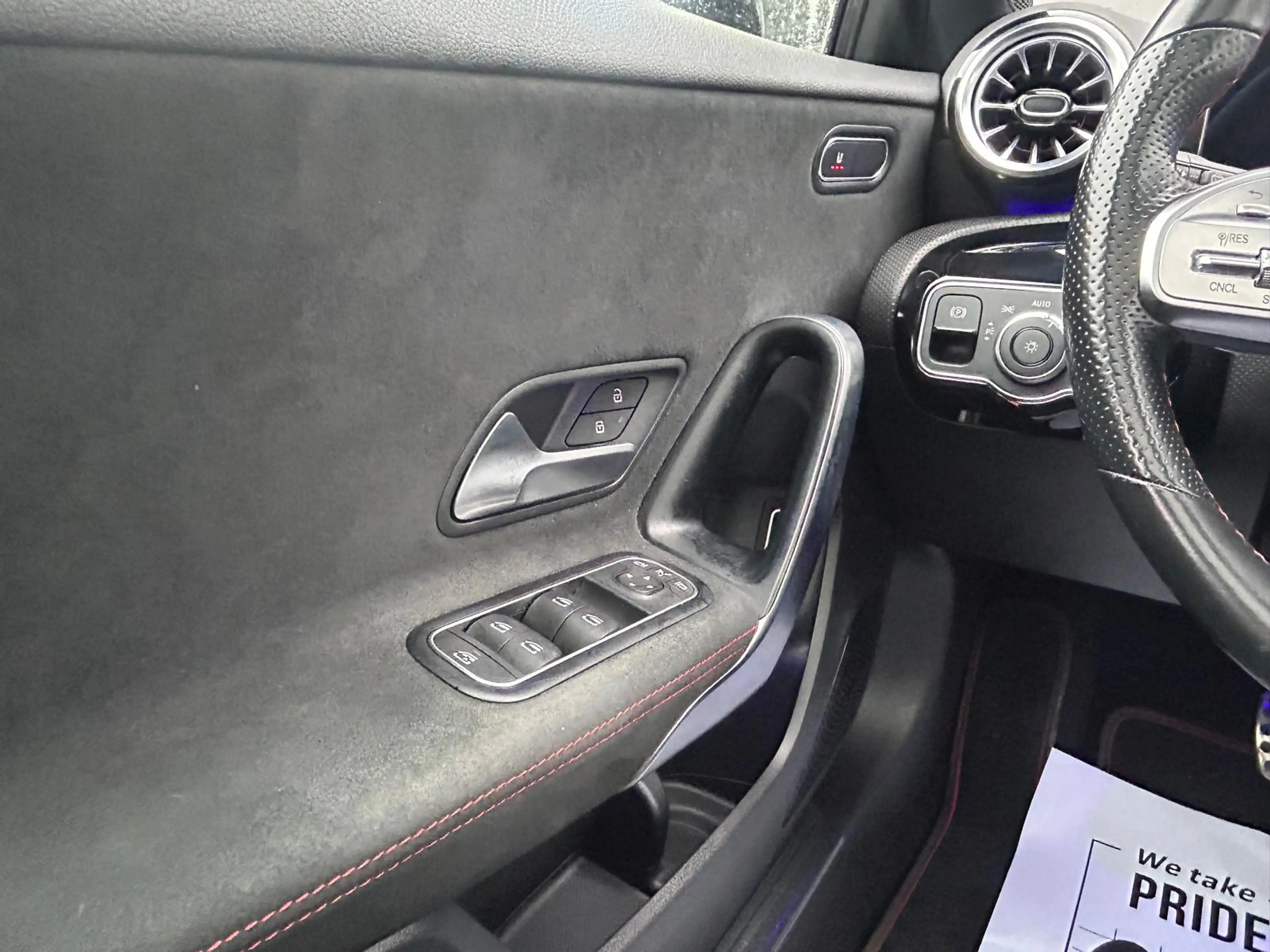 Mercedes-Benz A 250 e PHEV PACK AMG / TOIT PANO / ECLAIRAGE AMBIANCE / GARANTIE 12 MOIS — photo 13