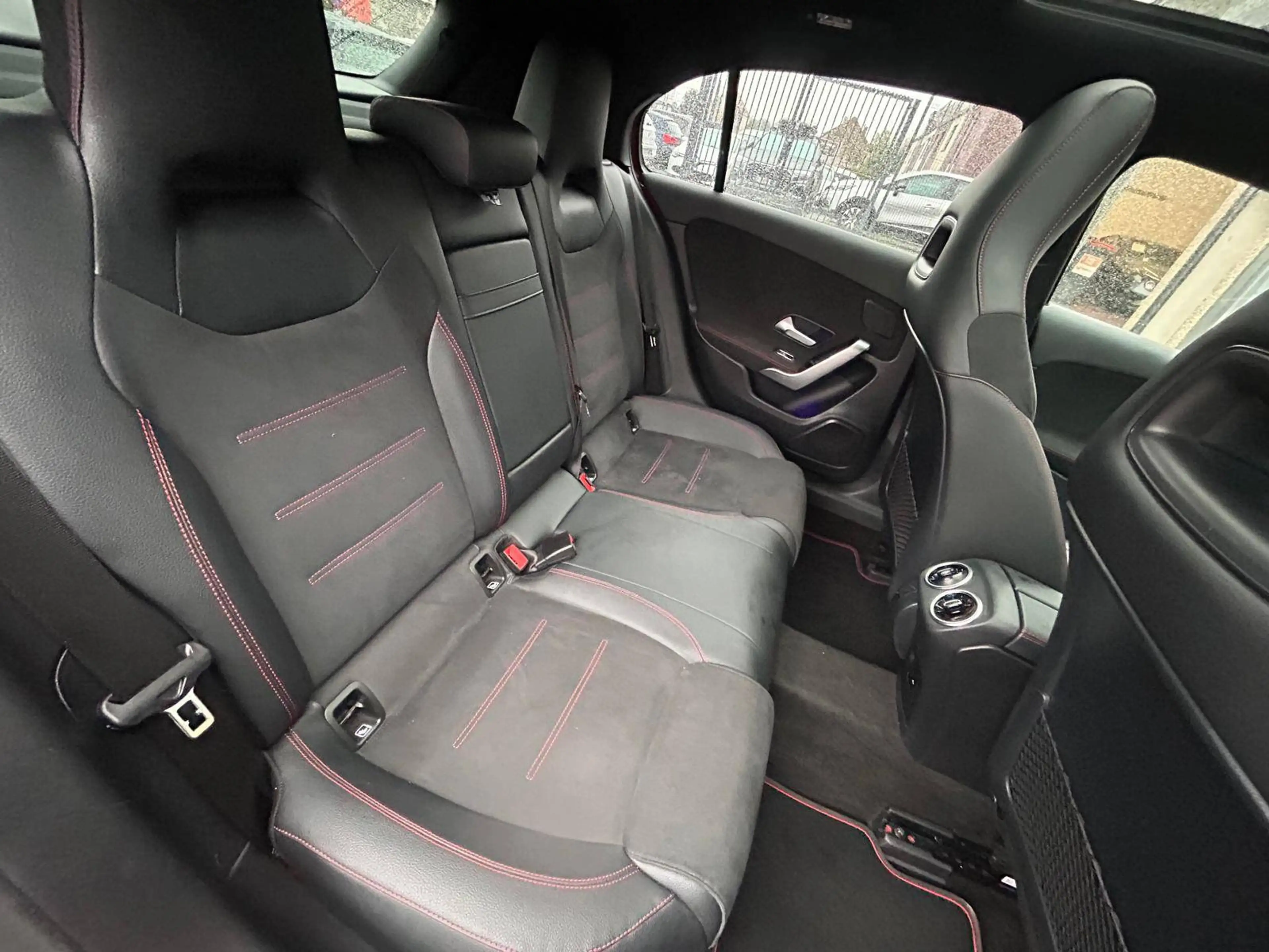 Mercedes-Benz A 250 e PHEV PACK AMG / TOIT PANO / ECLAIRAGE AMBIANCE / GARANTIE 12 MOIS — photo 8