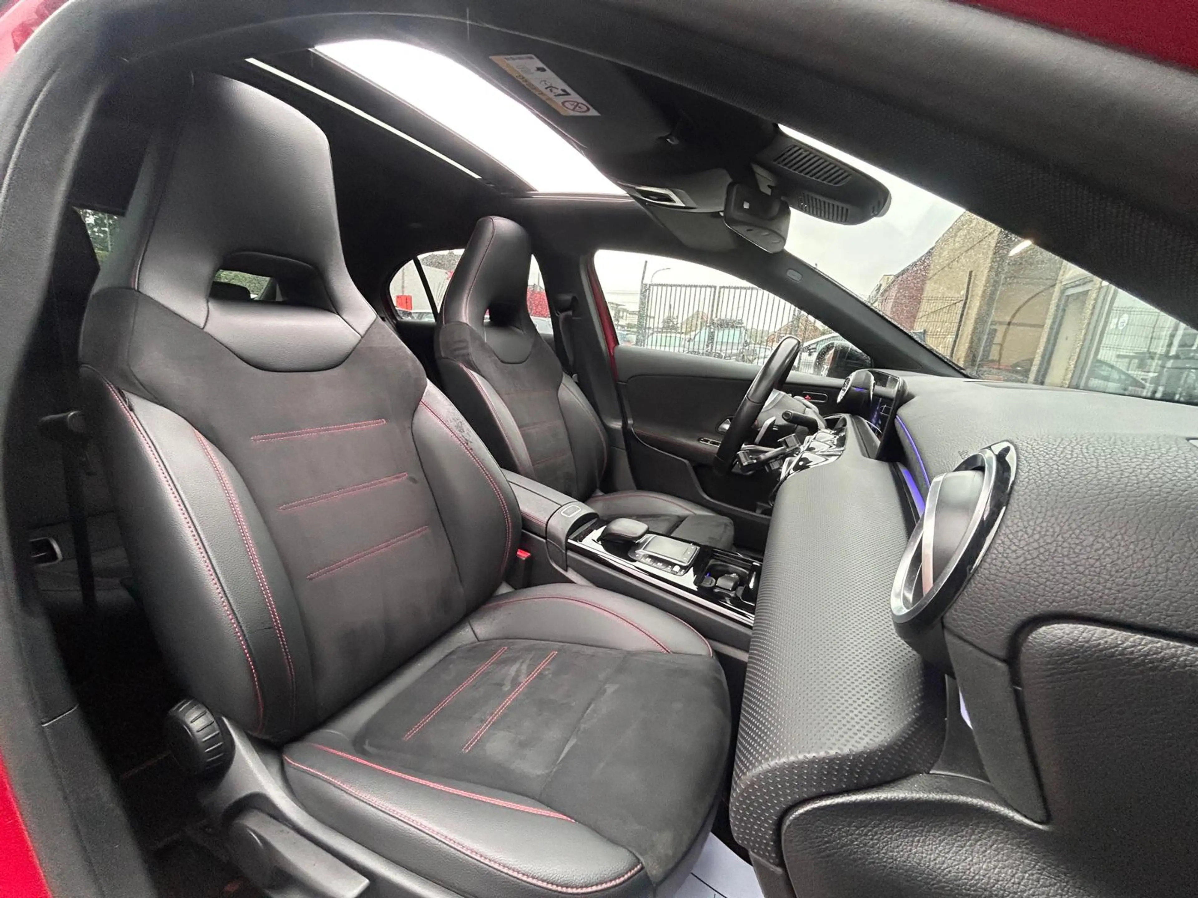 Mercedes-Benz A 250 e PHEV PACK AMG / TOIT PANO / ECLAIRAGE AMBIANCE / GARANTIE 12 MOIS — photo 9