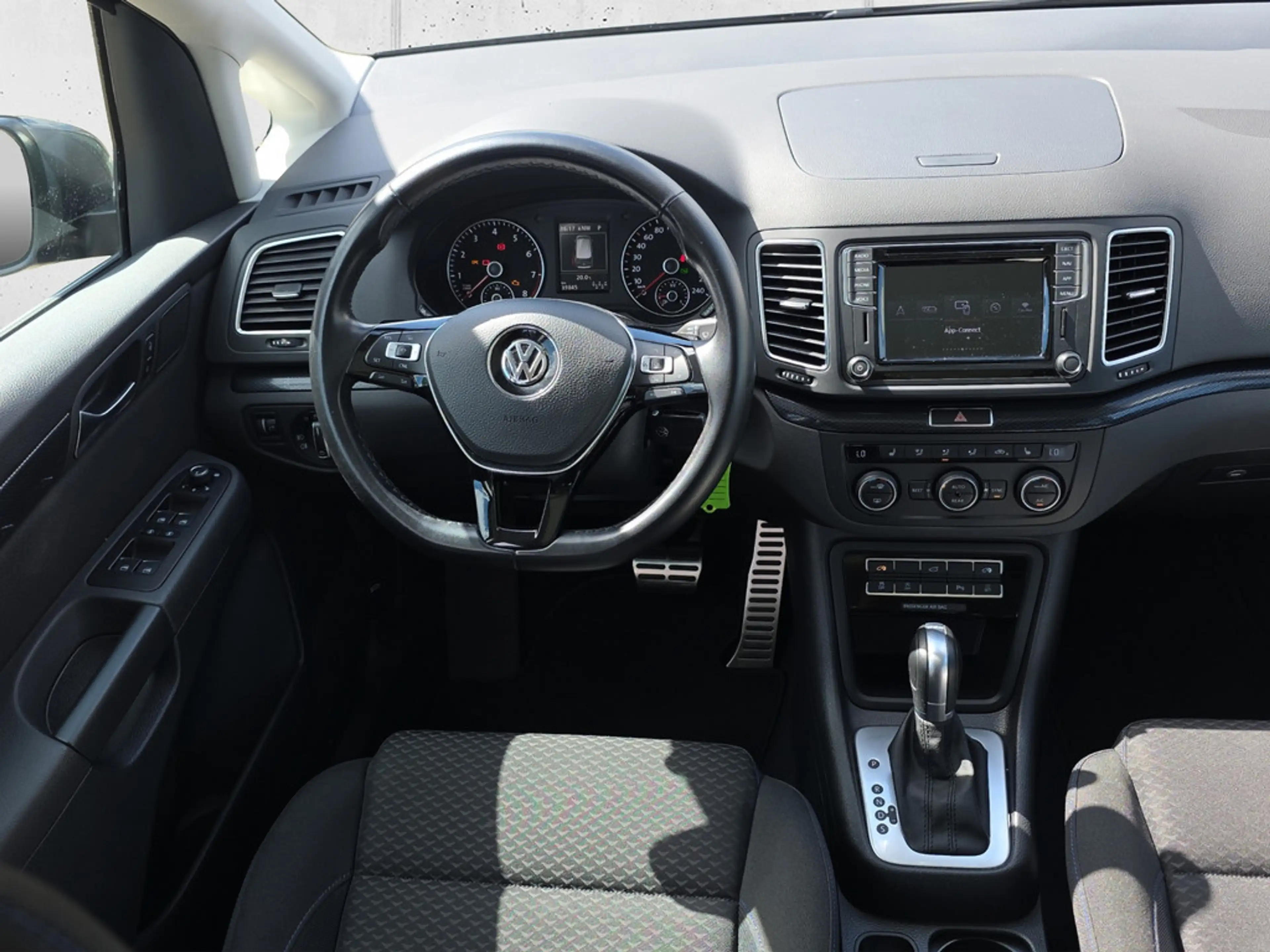 Volkswagen Sharan 1.4 TSI United 7-SITZER NAVI AHK PANO — photo 13