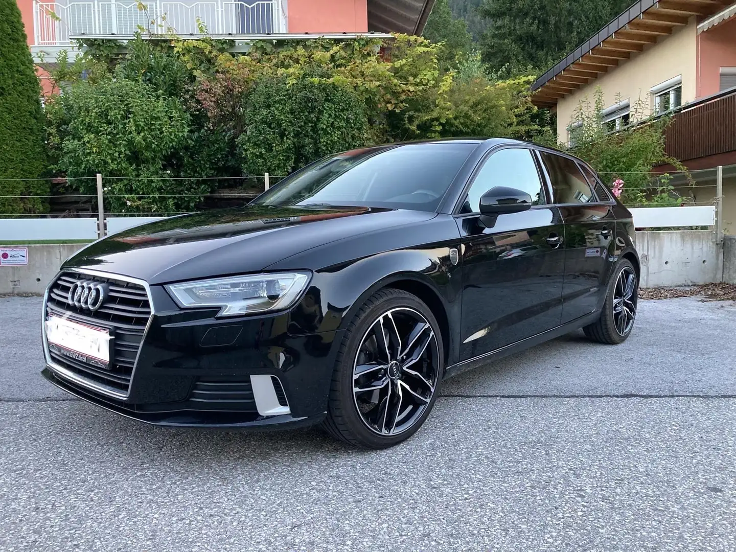 Audi A3 SB 30 TFSI sport Schwarz - 1