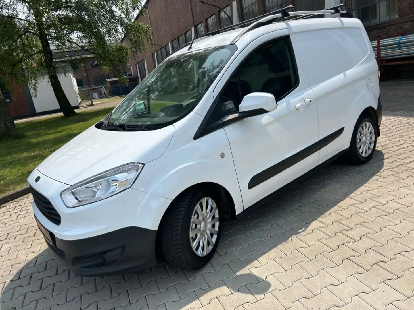 Ford Transit Courier *Klima*Navi*Euro6* Wit - 1