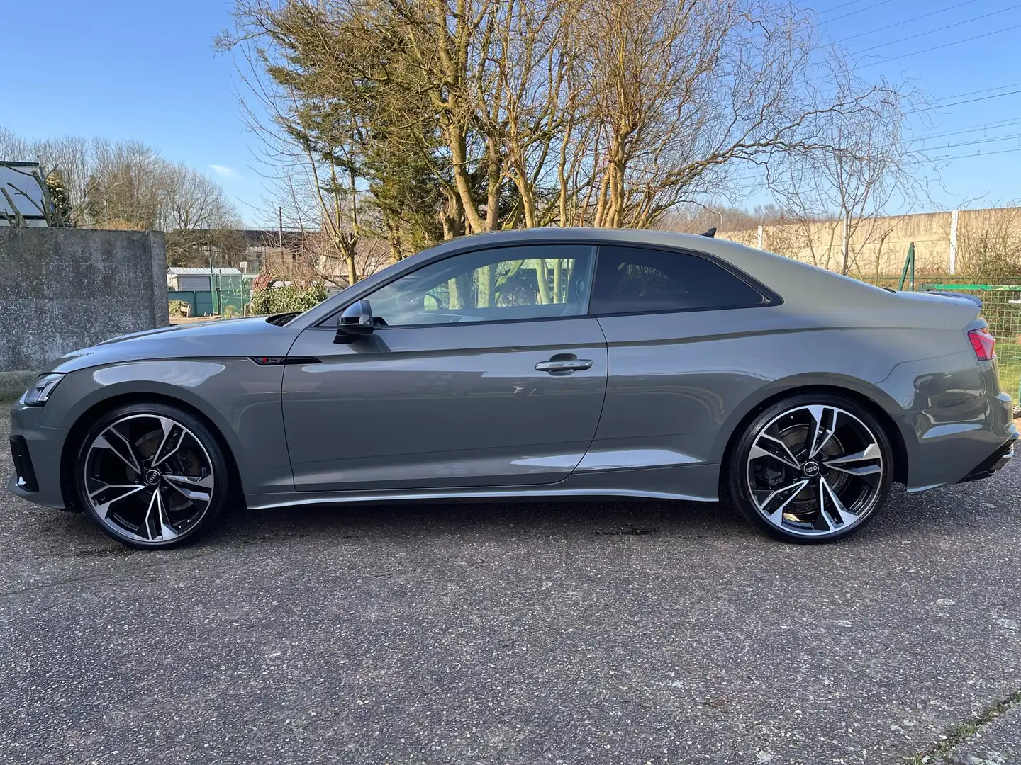 Audi A5 Coupe 35 TFSI Business Edition Competition Gris - 1