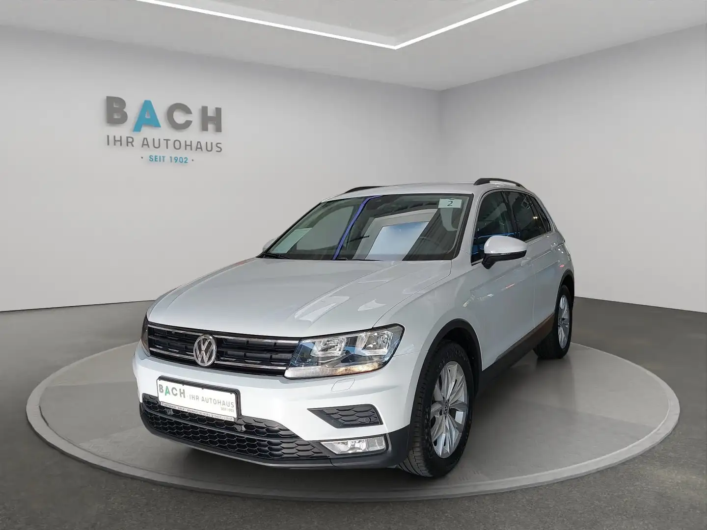 Volkswagen Tiguan Comfortline 18" Navi AHV Weiß - 1
