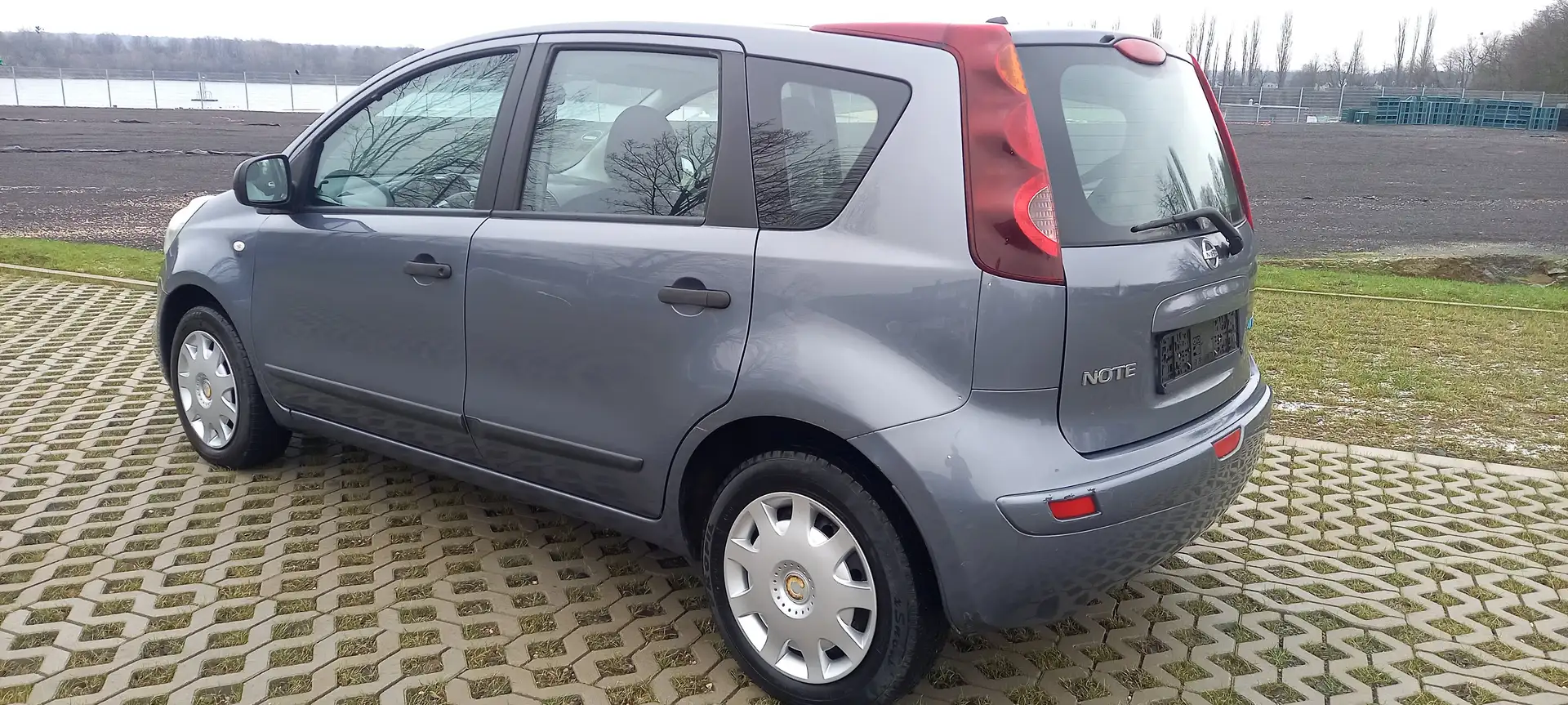 Nissan Note Note 1.5 dci Gris - 2