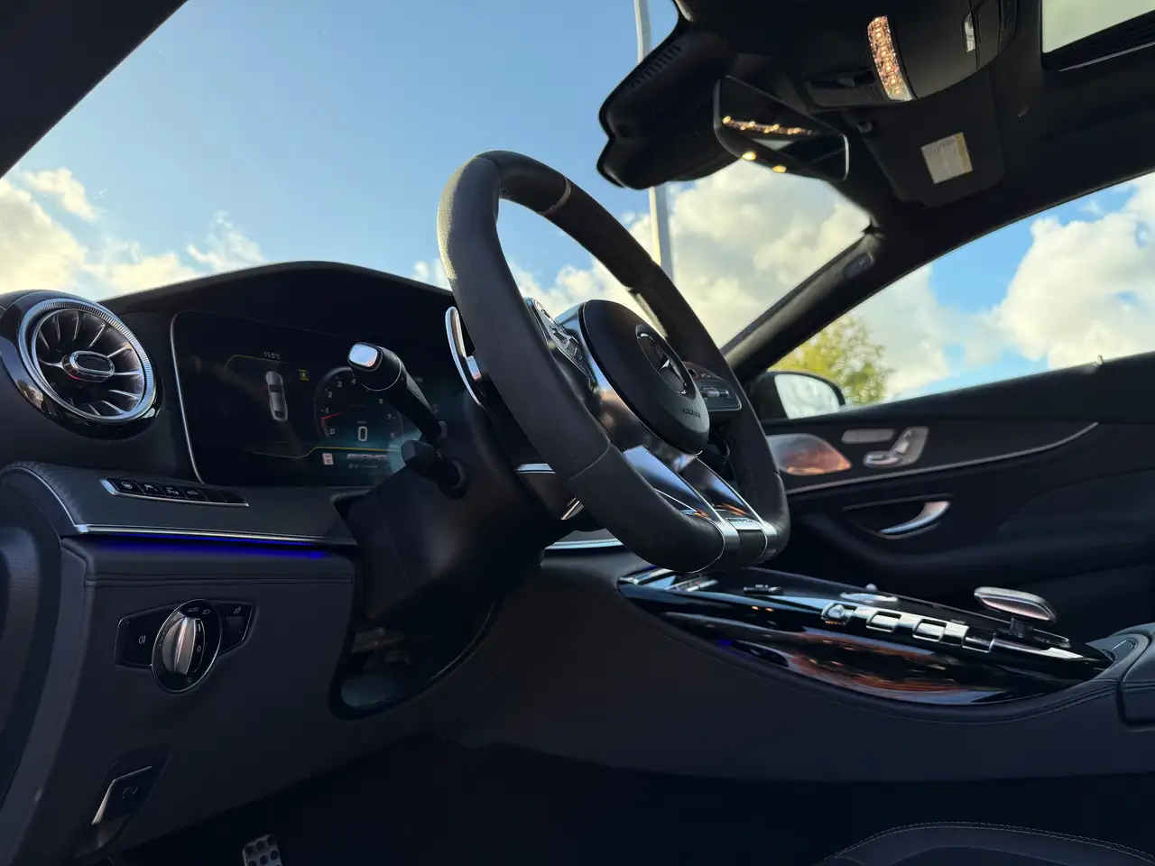 Mercedes-Benz AMG GT снимка Mercedes-Benz AMG GT