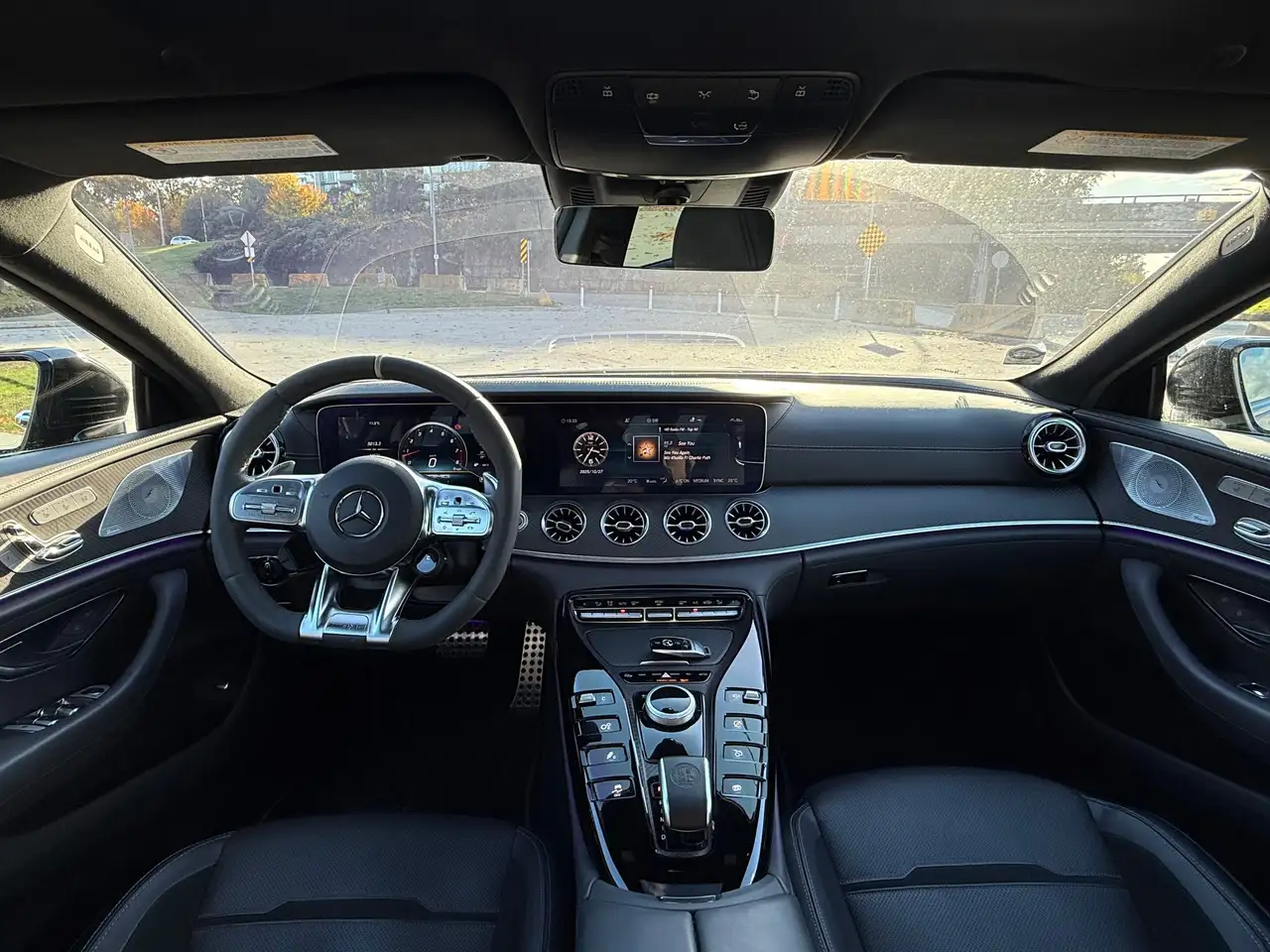 Mercedes-Benz AMG GT снимка Mercedes-Benz AMG GT
