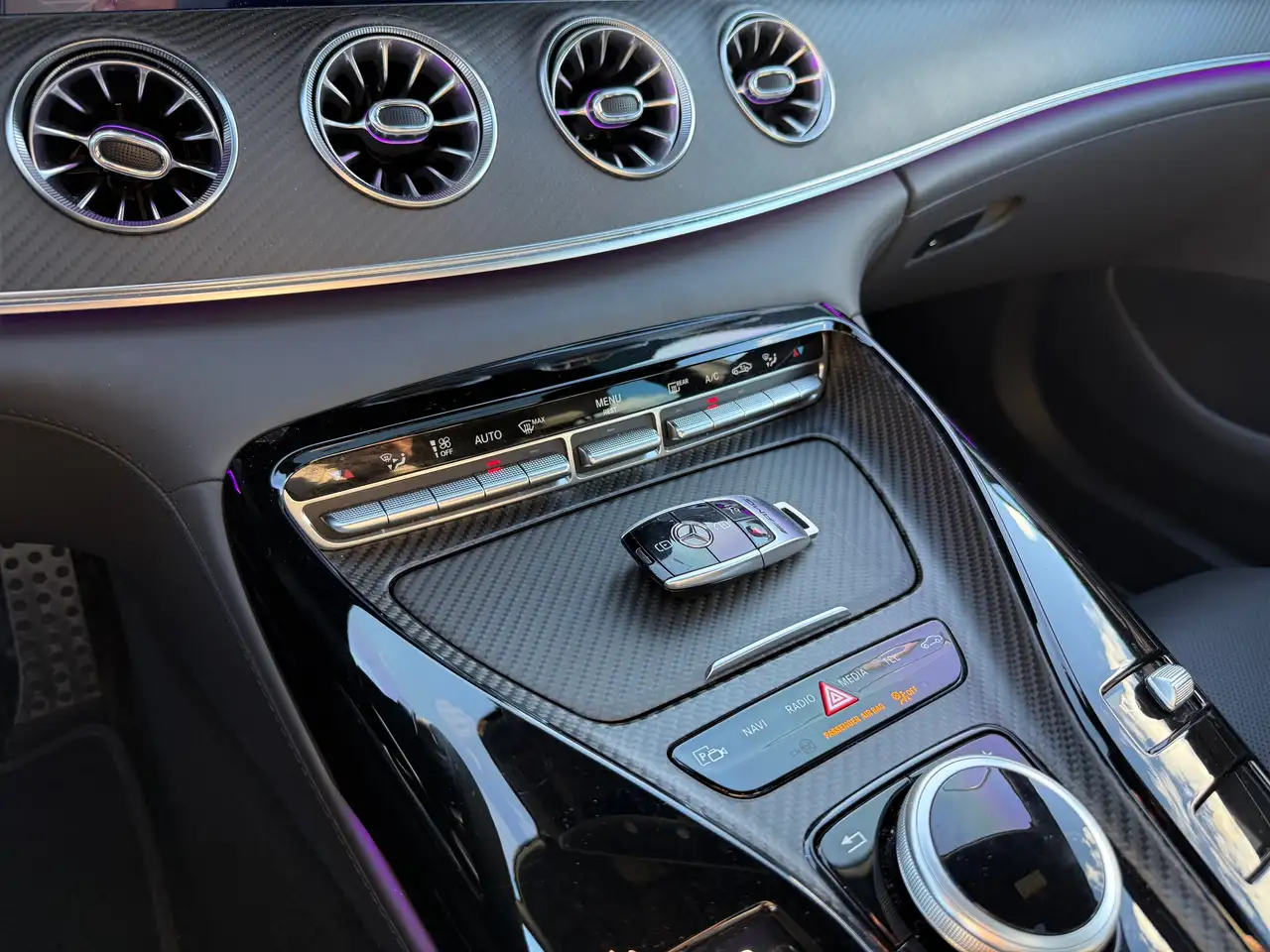 Mercedes-Benz AMG GT снимка Mercedes-Benz AMG GT