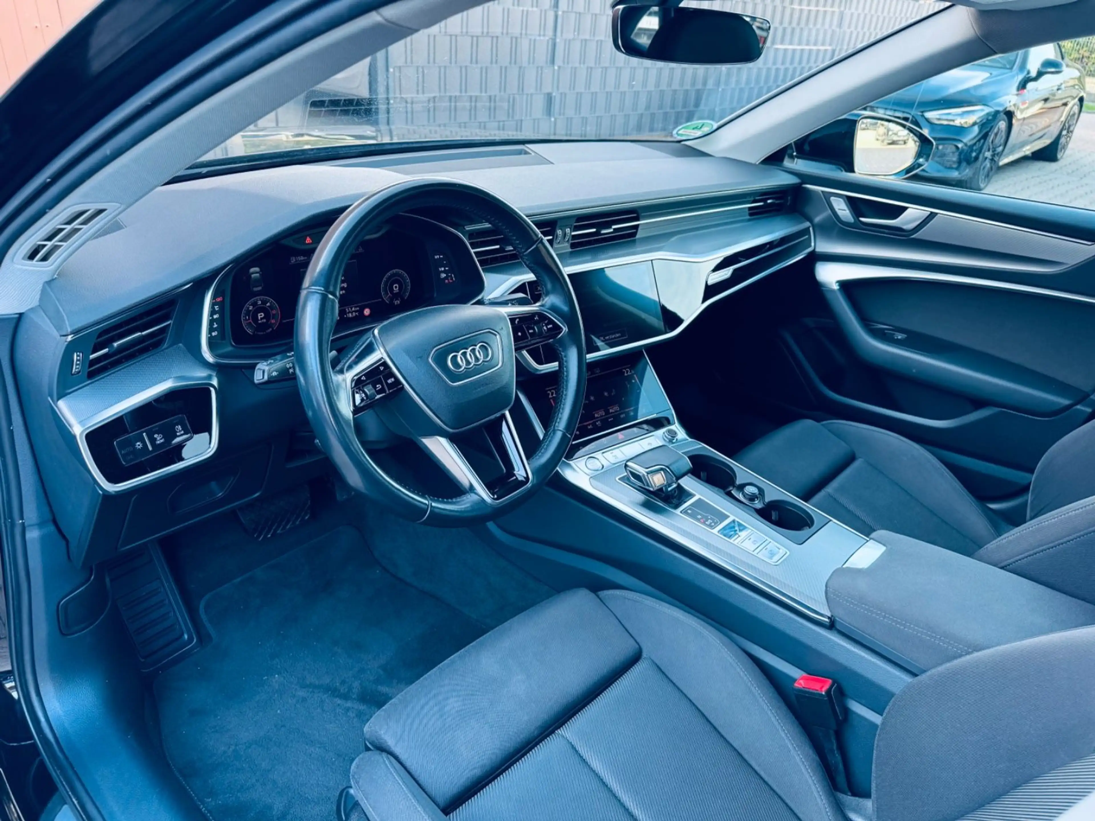 Audi A6 Lim. 45 TDI quattro sport S-line AHK — photo 11