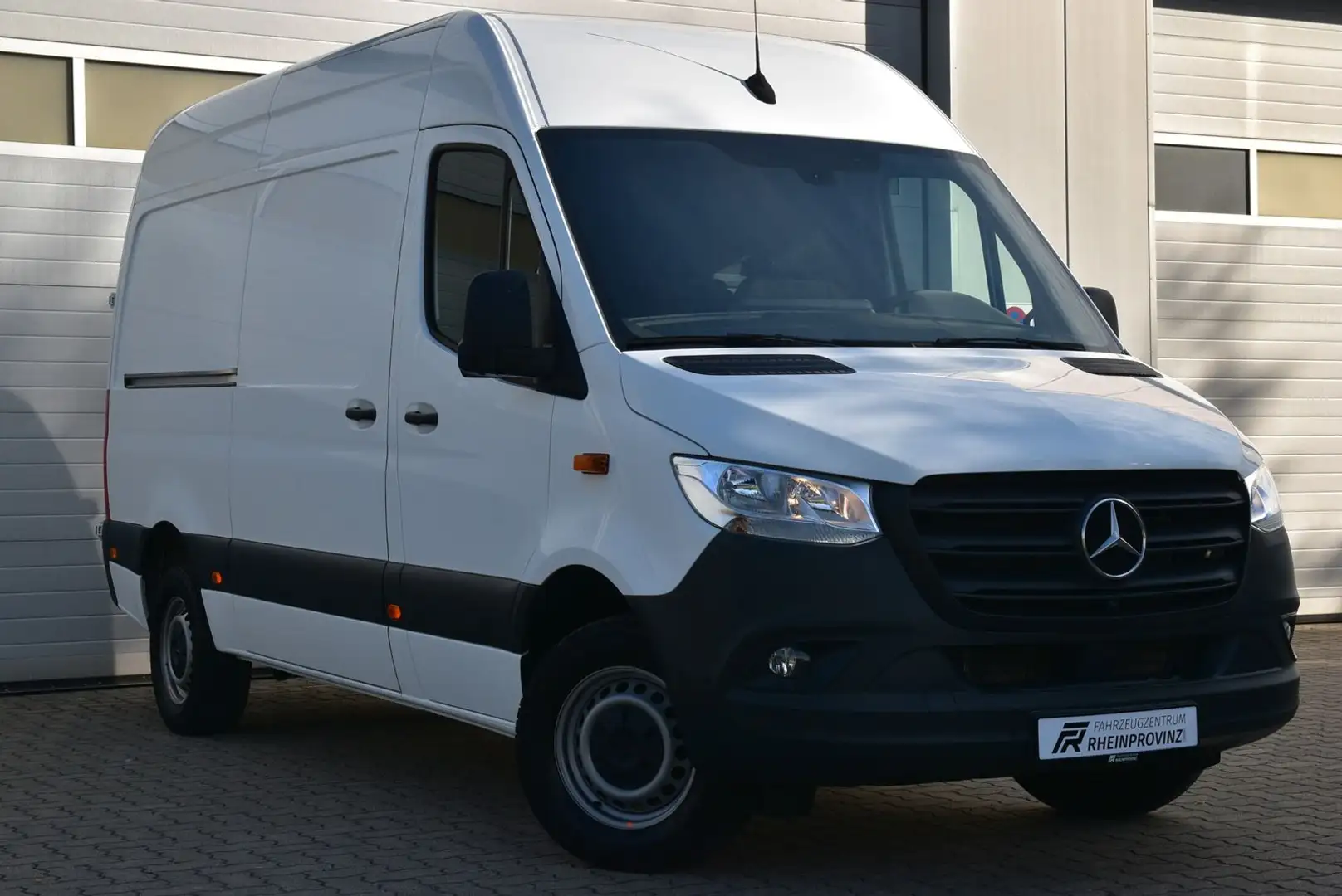 Mercedes-Benz Sprinter 317 CDI RWD L2H2 360°Kam./SHZ/Tüv neu - 1