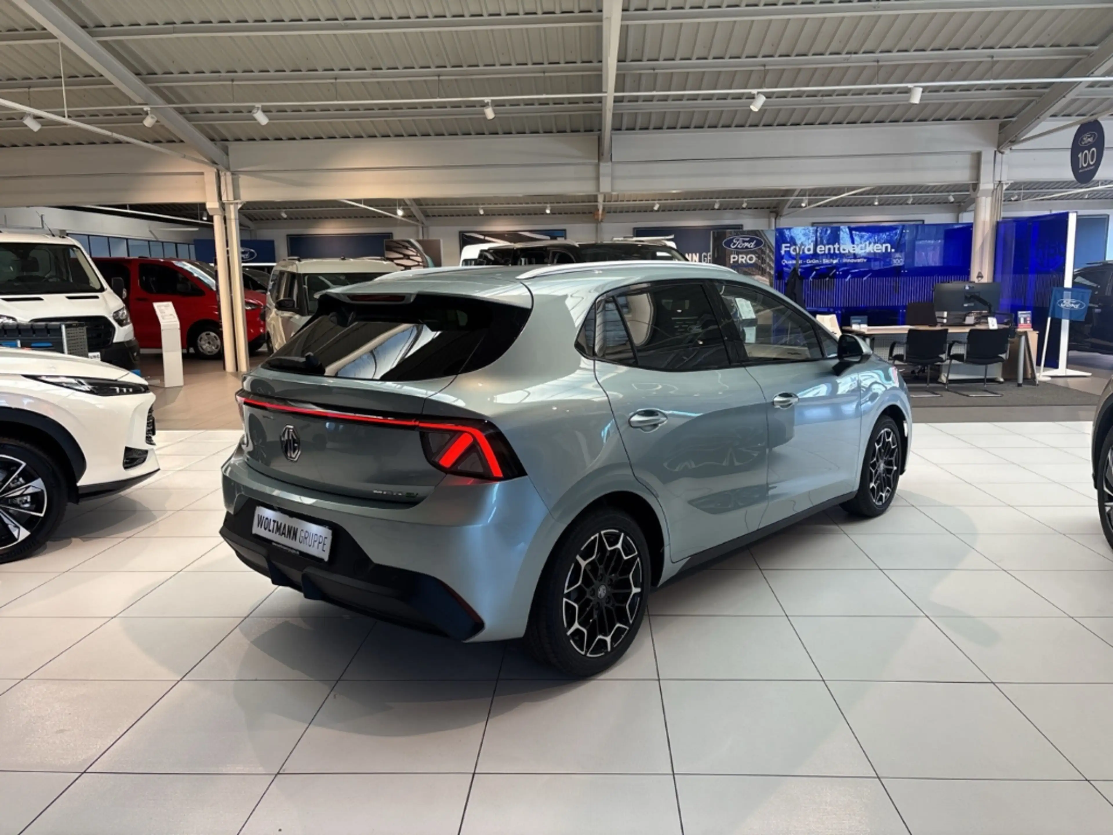 MG MG4 54 Kw Premium Navi 360 Kamera ACC Apple CarPlay An — photo 13