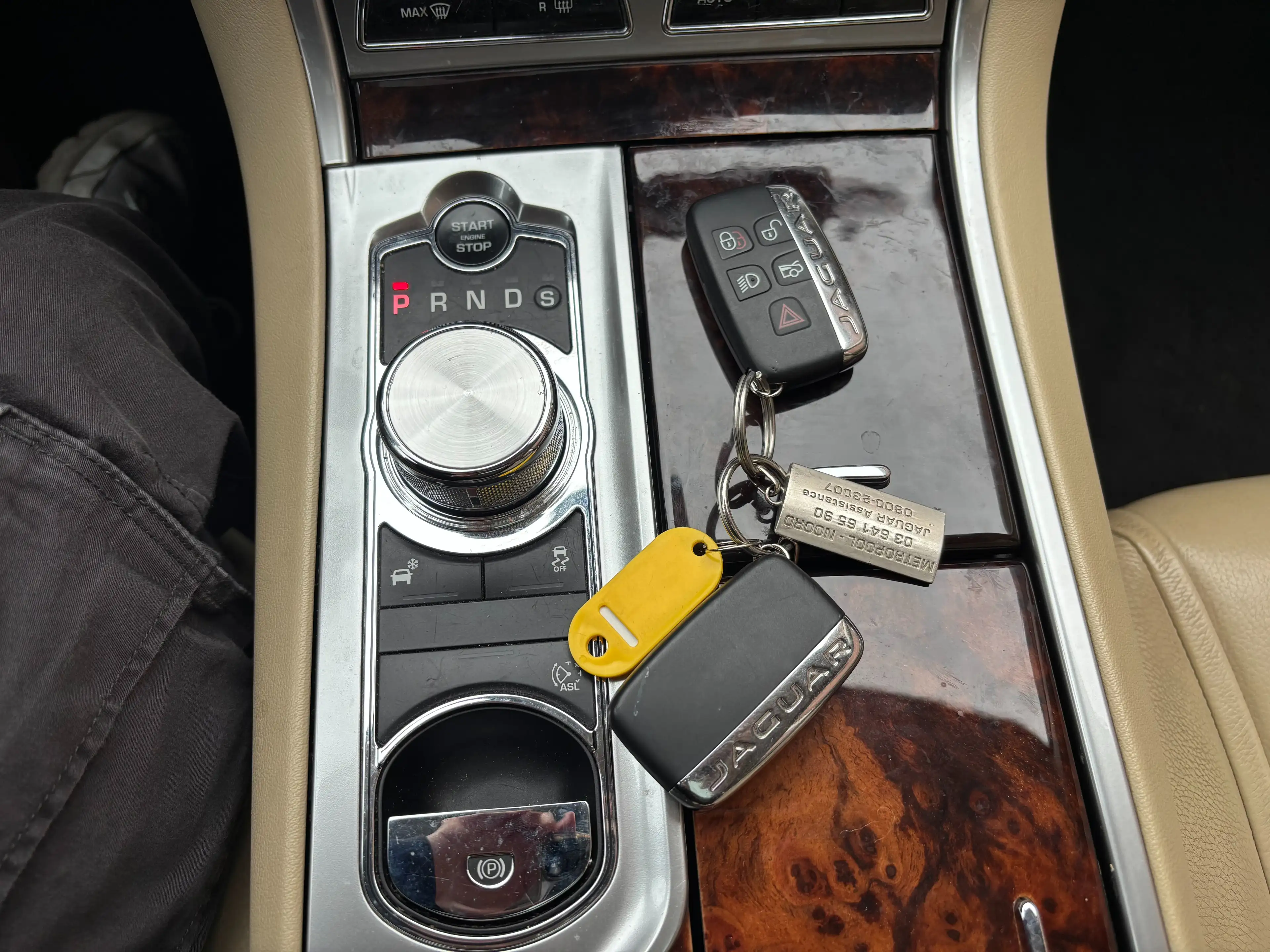Jaguar XF XF 2.2 D Tech Edition — photo 11
