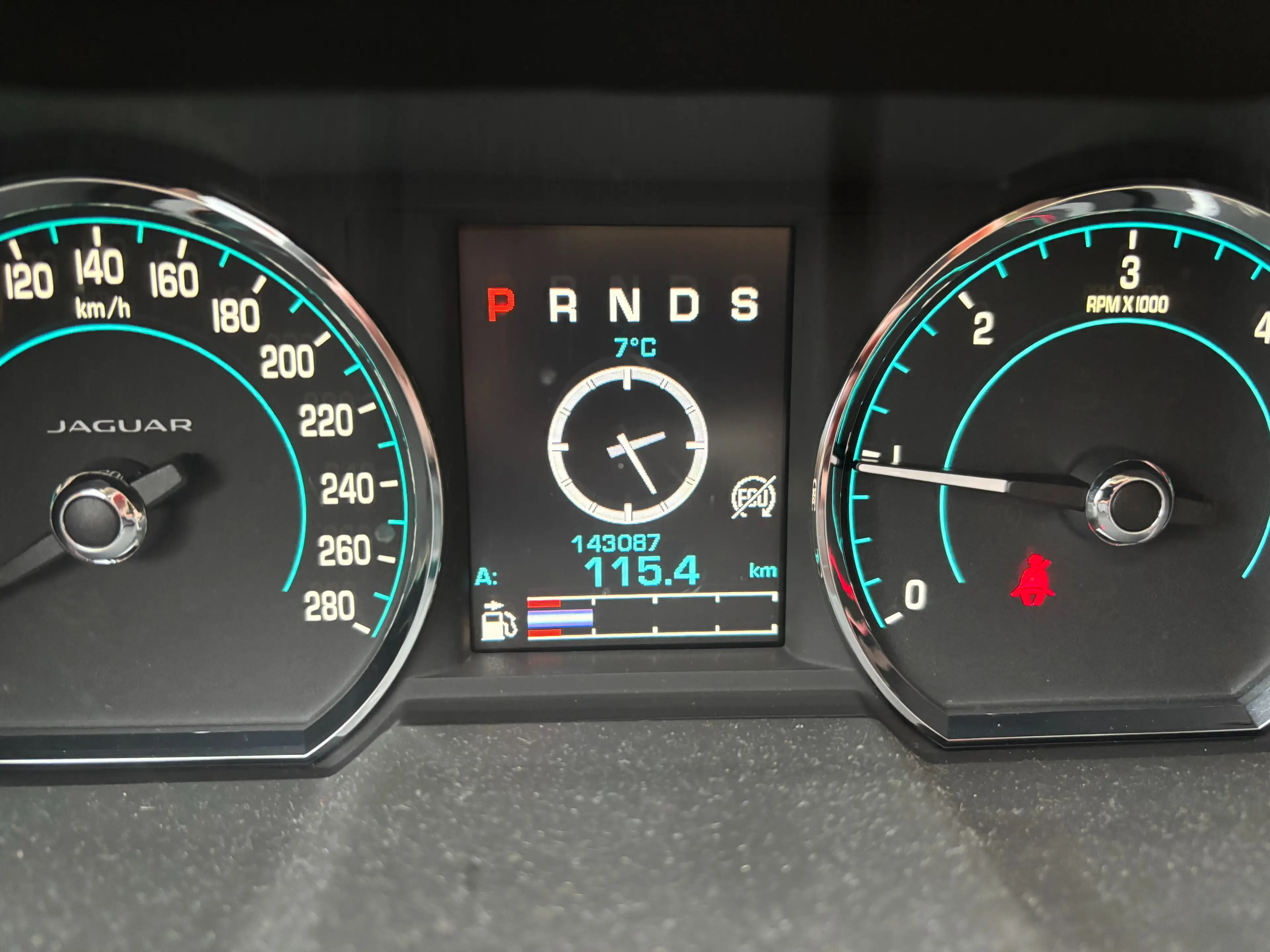 Jaguar XF XF 2.2 D Tech Edition — photo 15