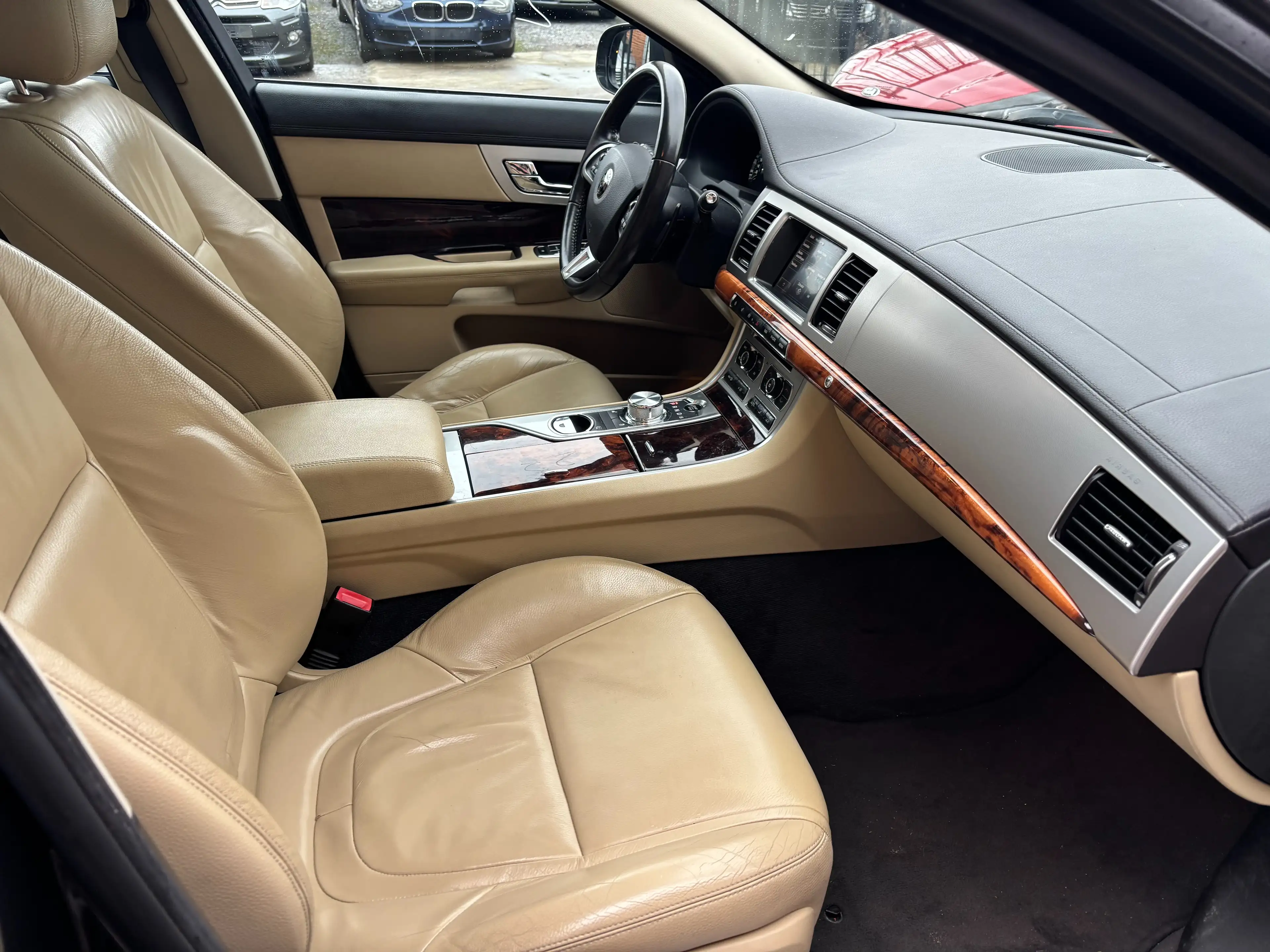 Jaguar XF XF 2.2 D Tech Edition — photo 9