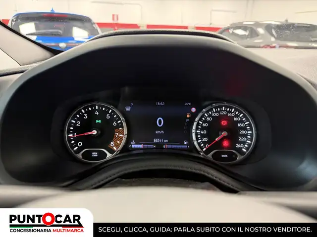Jeep Renegade view 15