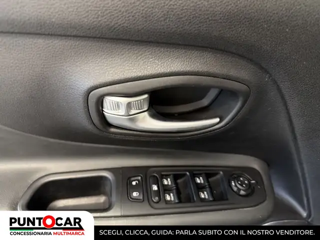 Jeep Renegade view 14