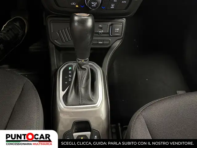 Jeep Renegade view 20