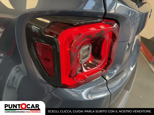 Jeep Renegade view 23