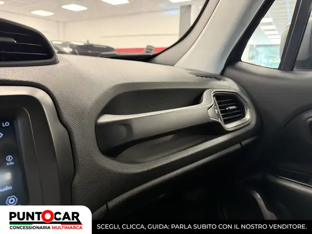 Jeep Renegade view 9