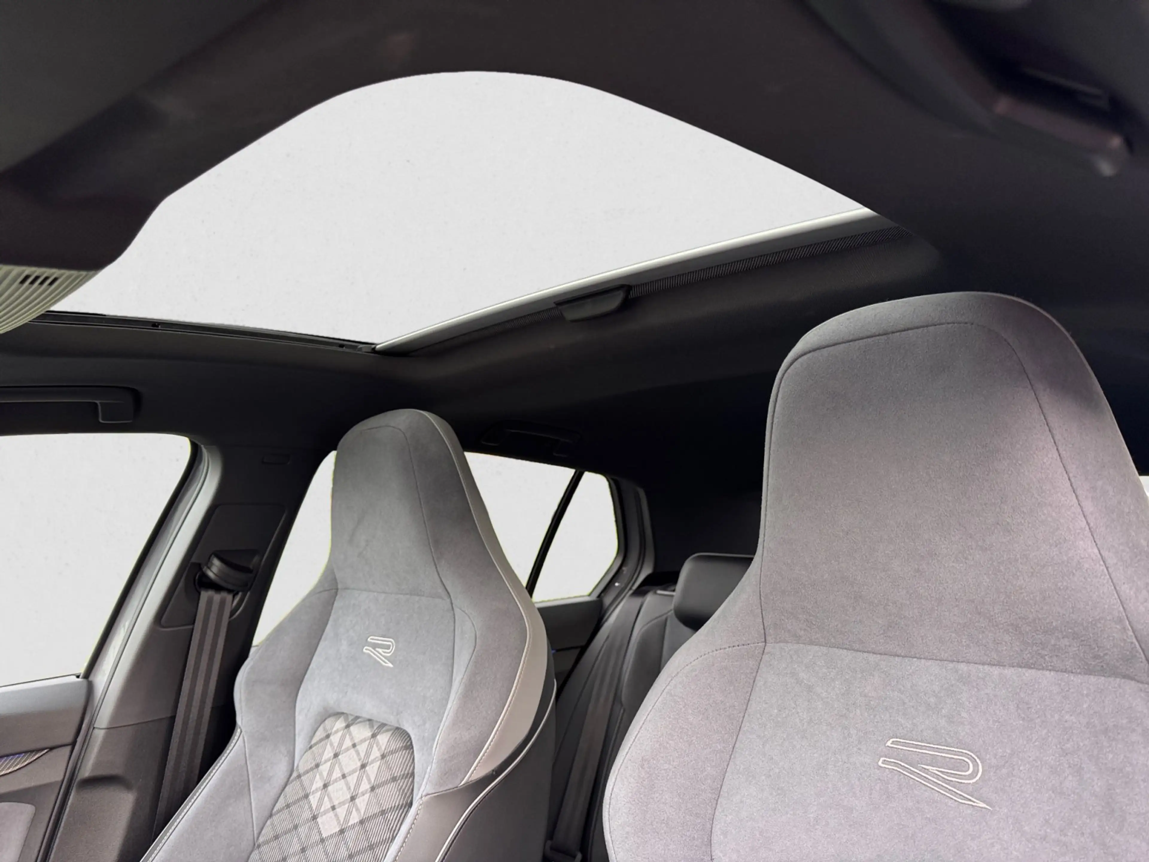 Volkswagen Golf R-Line eTSI DSG|PANO|HEADUP|LED+|KAMERA|NAV — photo 14