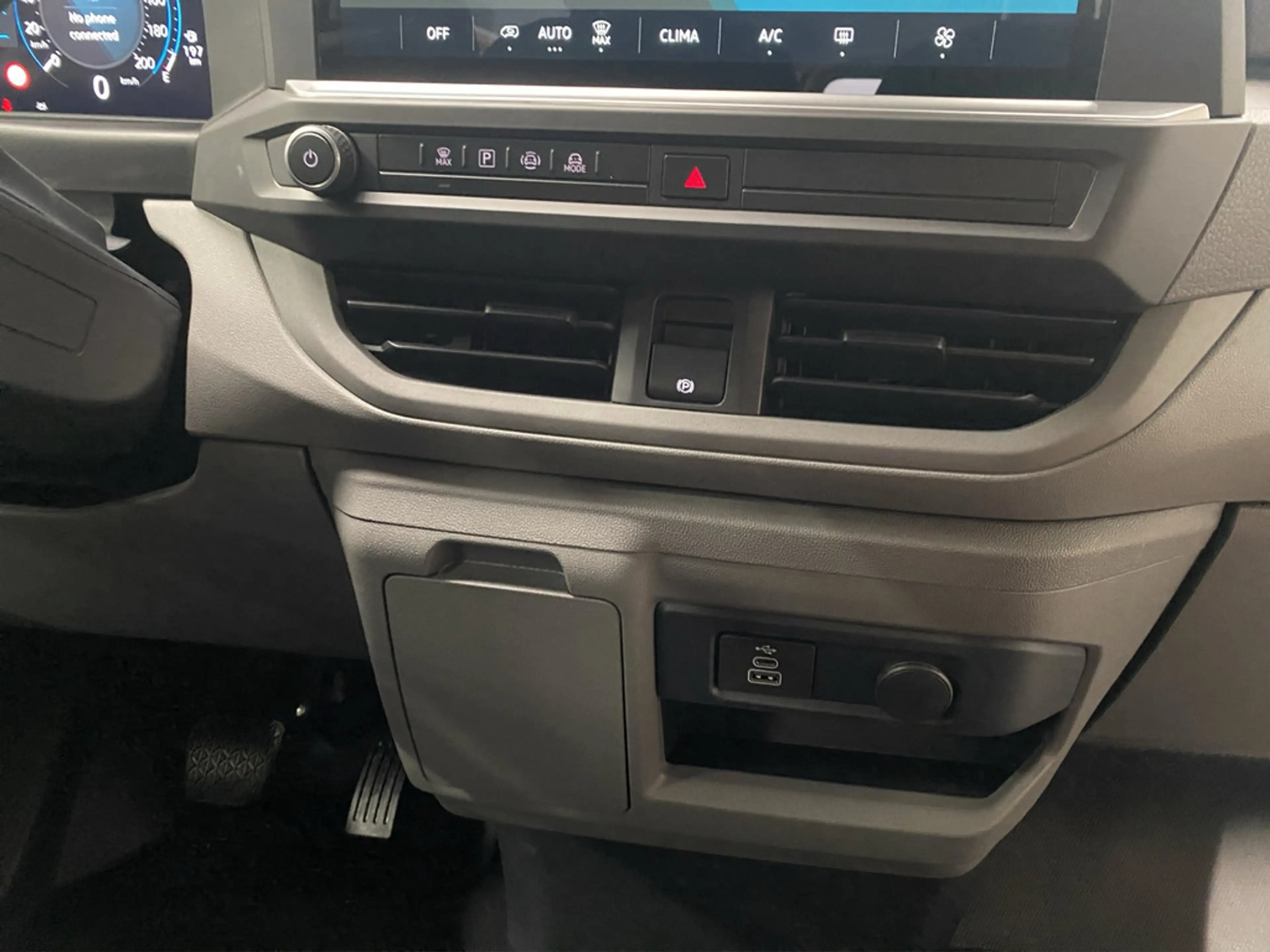 Volkswagen T7 Kombi 2.0 l TDI DSG langer Radstand AHK+Keyless+LED — photo 15