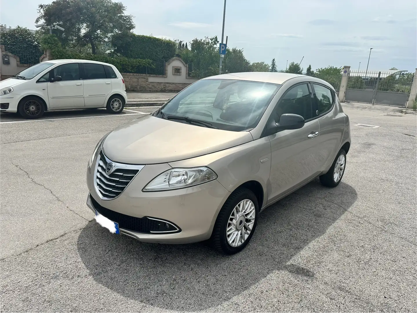 Lancia Ypsilon 0.9 t.air Gold ecochic metano 80cv - 1