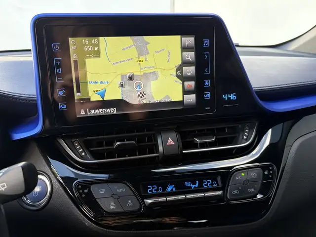 Toyota C-HR view 6