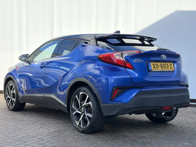Toyota C-HR view 2