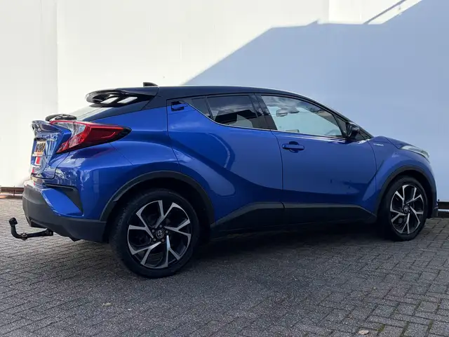 Toyota C-HR view 22