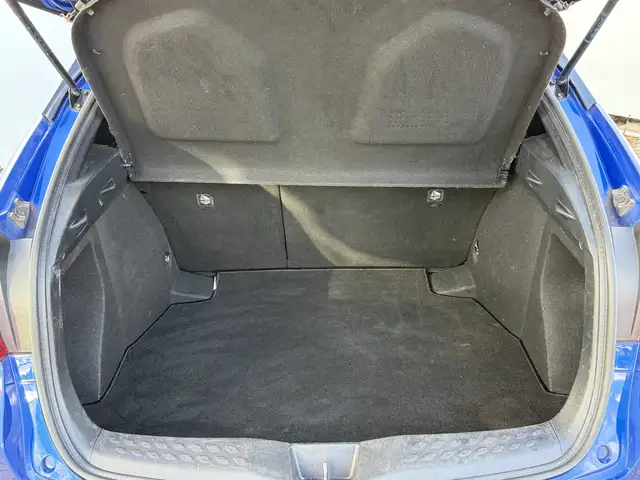 Toyota C-HR view 21