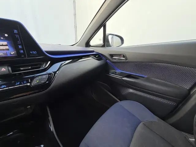 Toyota C-HR view 23