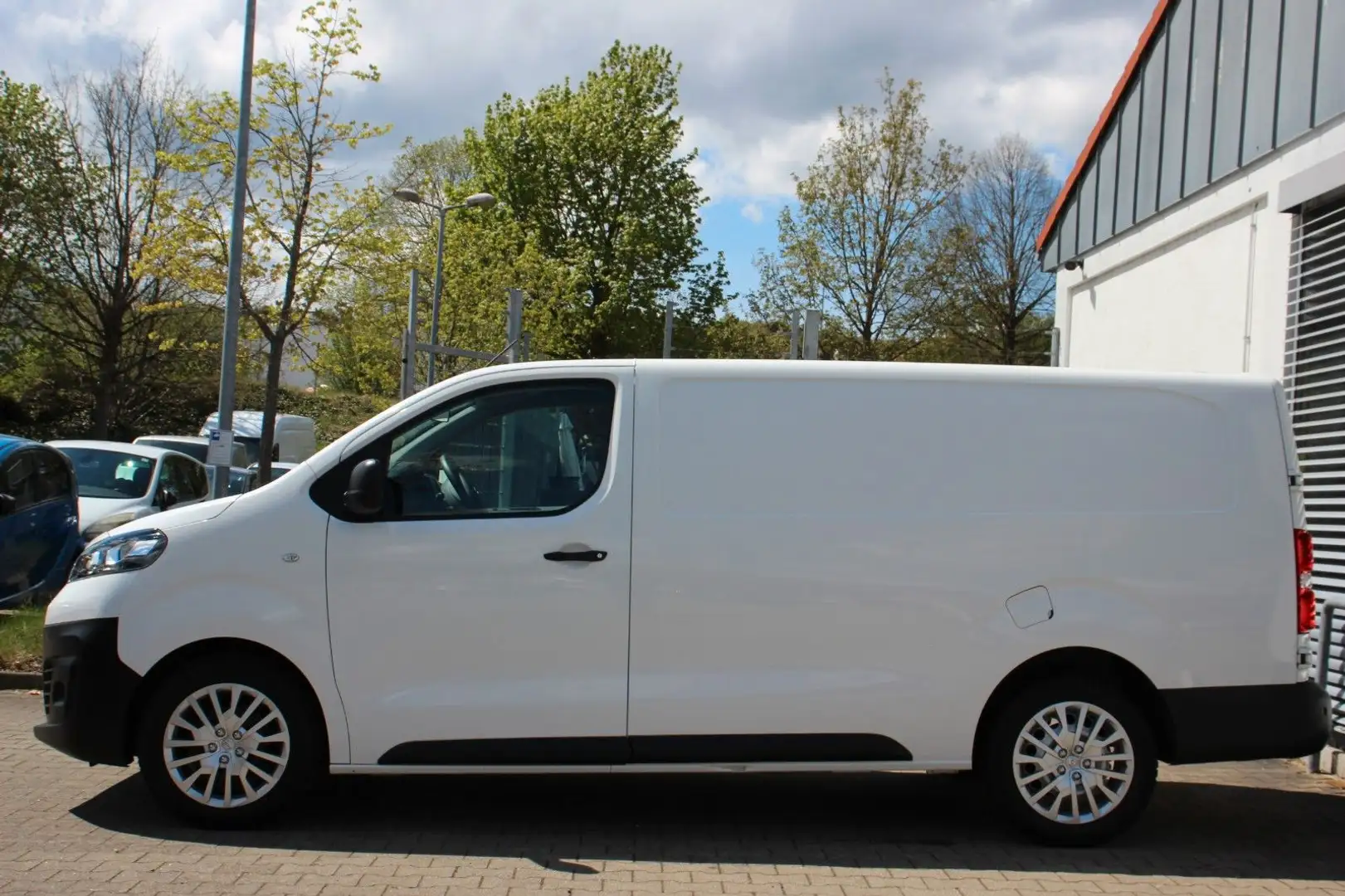 Opel Vivaro 2.0D # L3 # AHK # Klima # Tempomat # PDC Blanc - 2