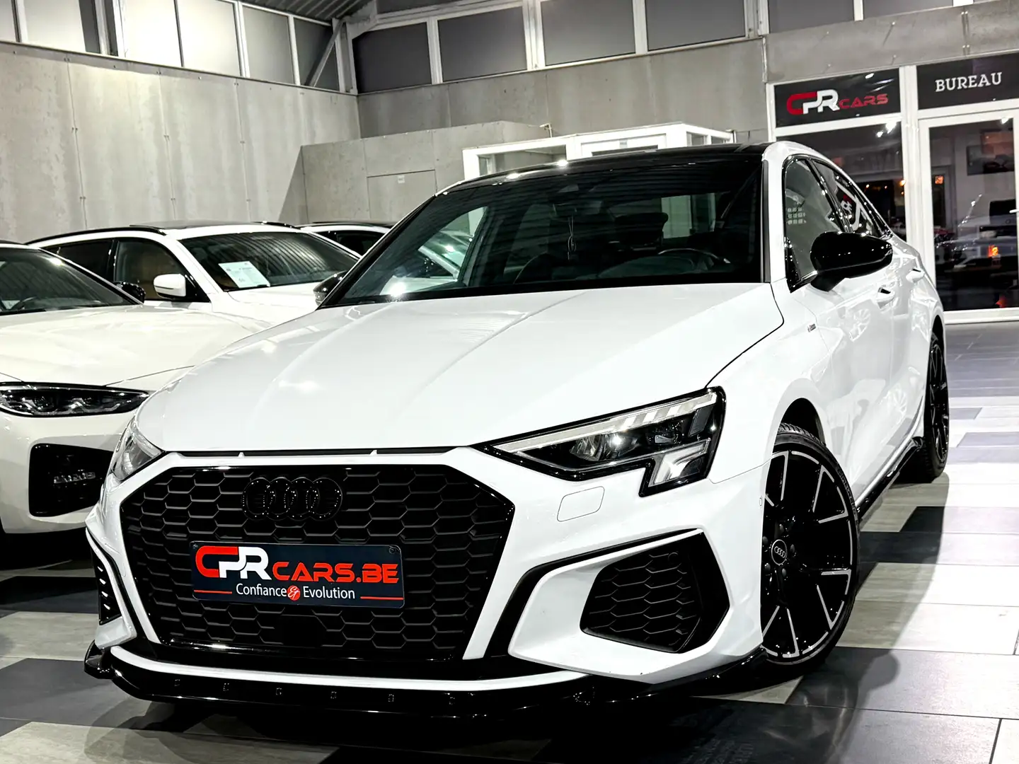 Audi A3 30 TFSI S line Shadow Look 1e Main Etat Neuf Blanc - 1