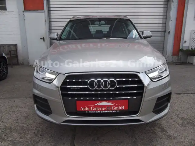 Audi Q3 view 5