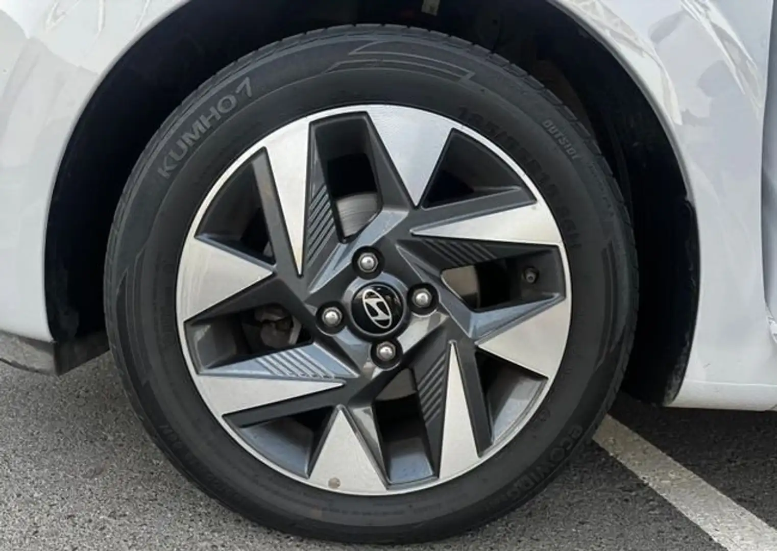 Hyundai i10 1.0 MPI Klass Gris - 2