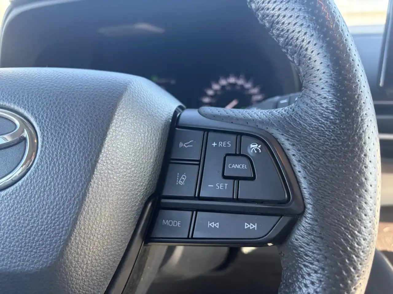 Toyota Sienna снимка Toyota Sienna