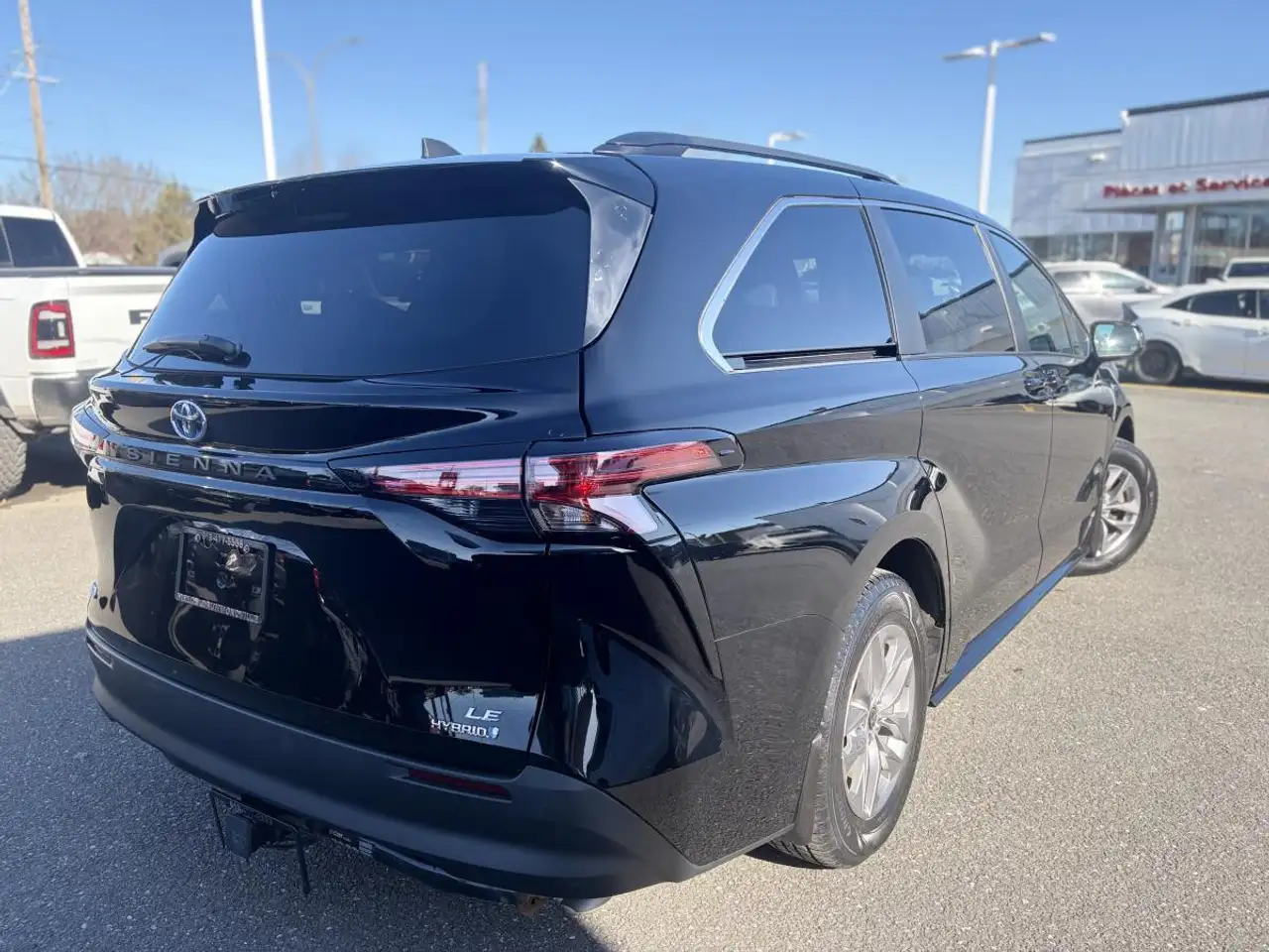 Toyota Sienna снимка Toyota Sienna