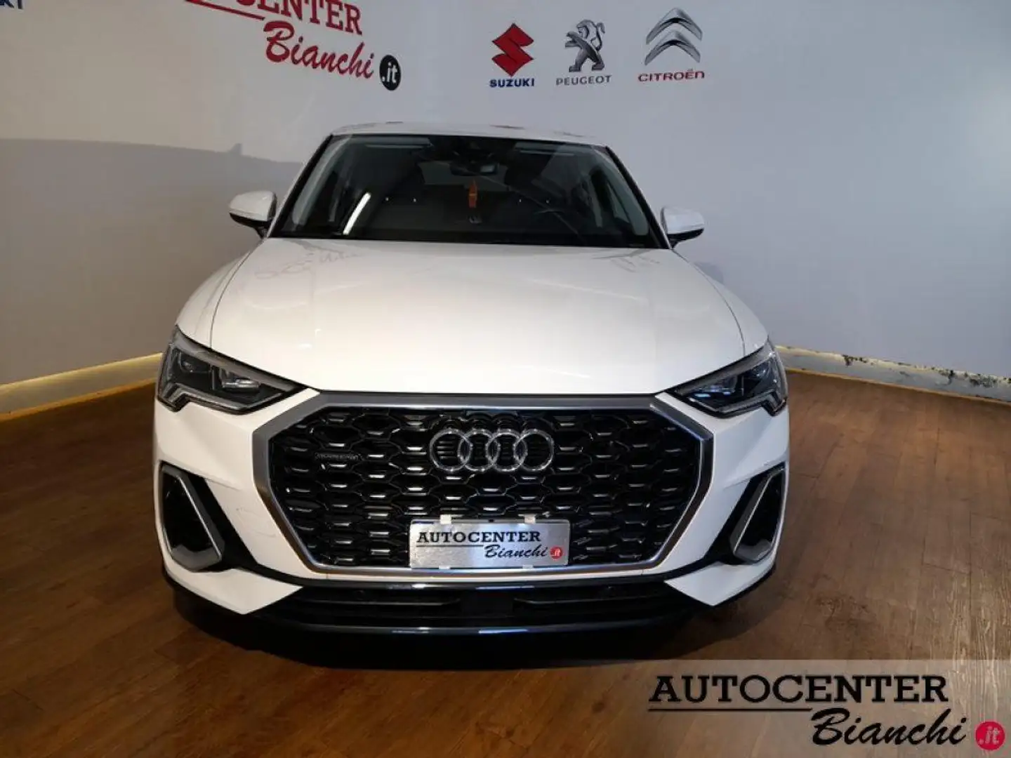 Audi Q3 SPB 40 TFSI quattro S tronic S line edition Weiß - 2