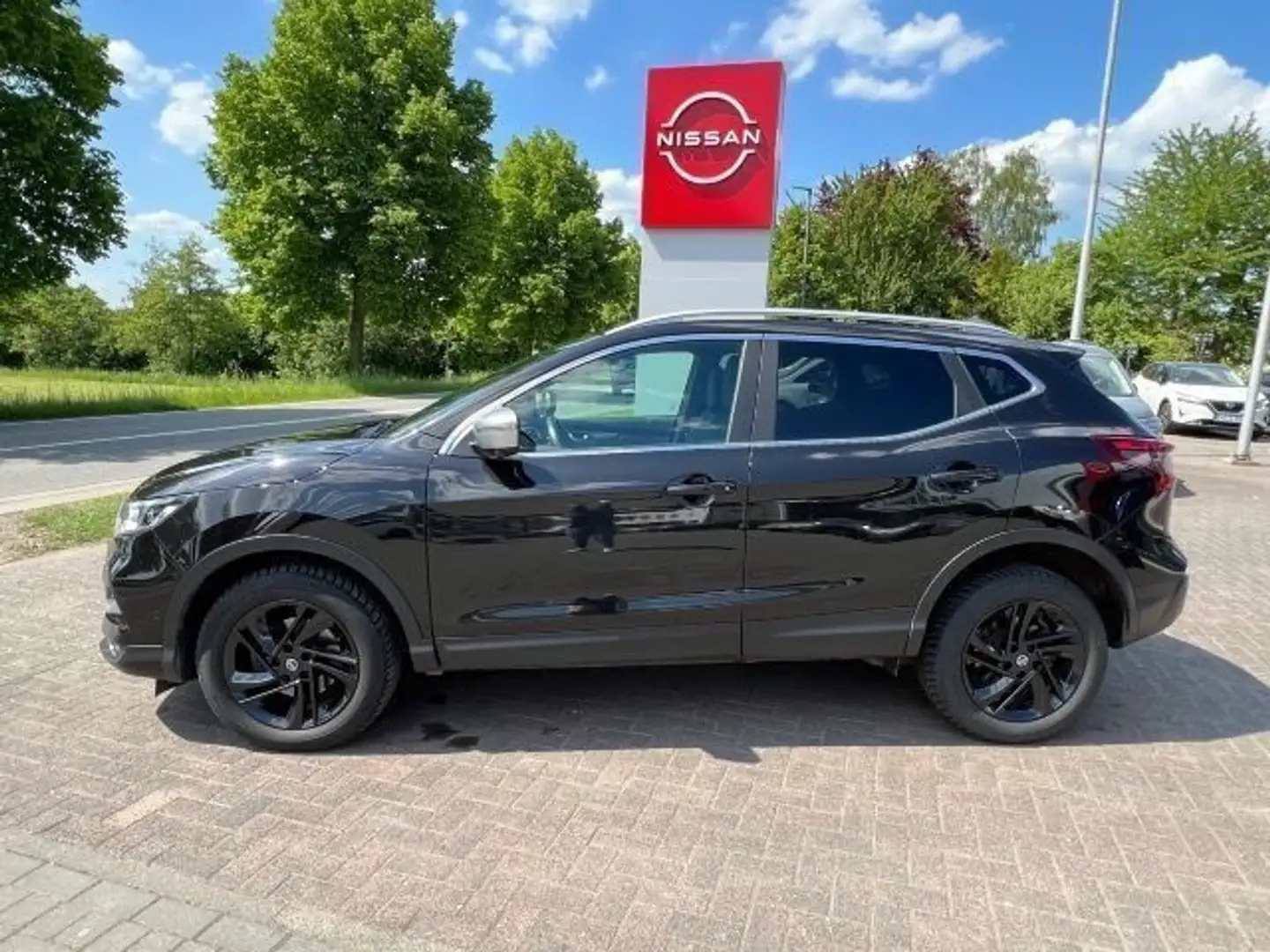 Nissan Qashqai QASHQAI 1,7 dCi X-Tronic 150 PS 4x4 Tekna Schwarz - 2