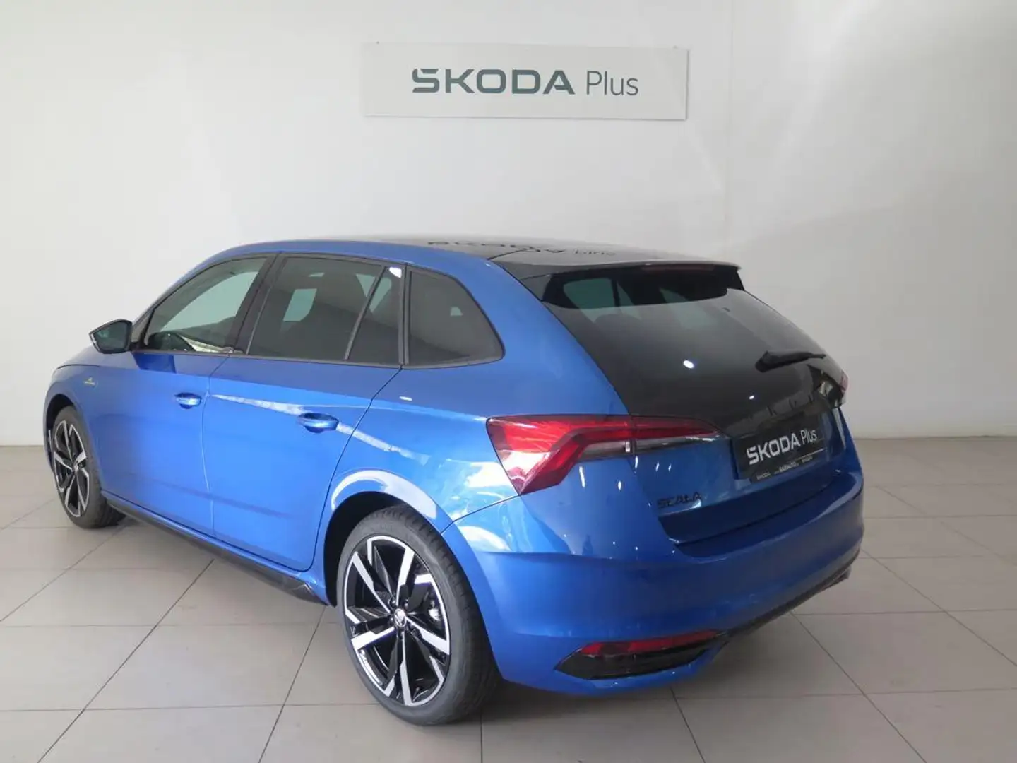 Skoda Scala 1.0 TSI Design DSG 85kW Azul - 2