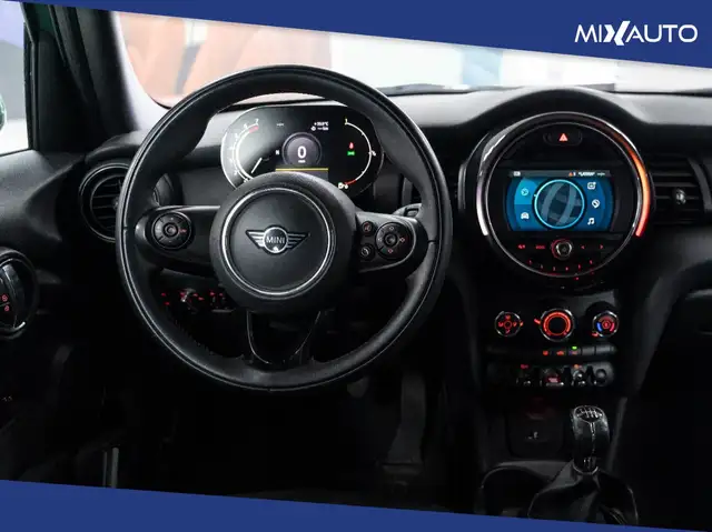 Mini Hatch view 11