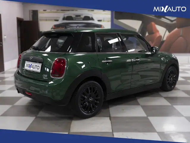 Mini Hatch view 5