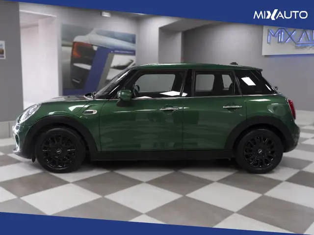 Mini Hatch view 3