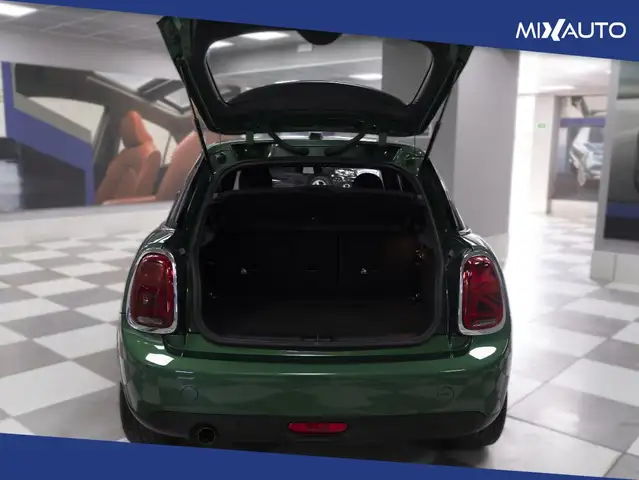 Mini Hatch view 7