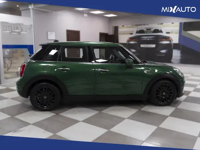 Mini Hatch view 6