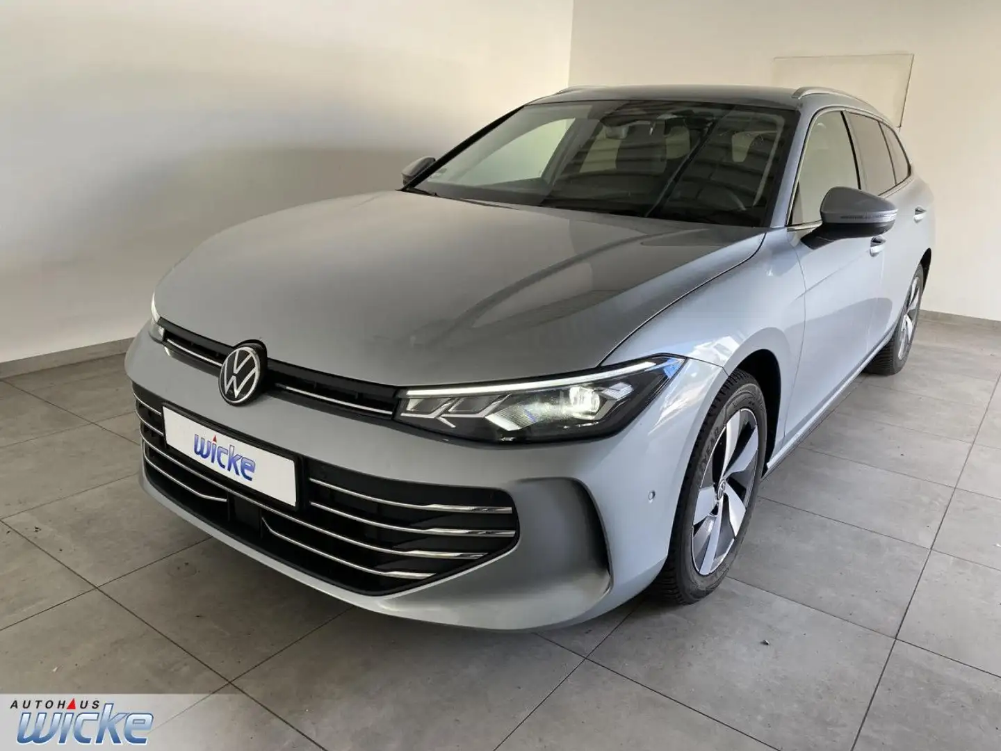 Volkswagen Passat Variant 1.5 e TSI DSG Business NAVI KLIMA P Silber - 2