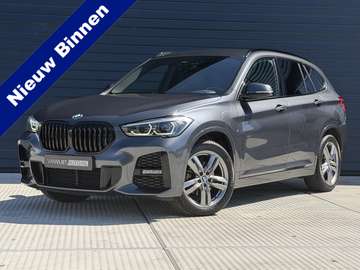 sDrive18i High Executive M SPORT / Navi / Camera /