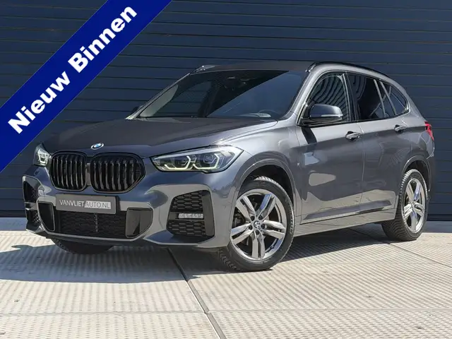 BMW X1 sDrive18i High Executive M SPORT / Navi / Camera /