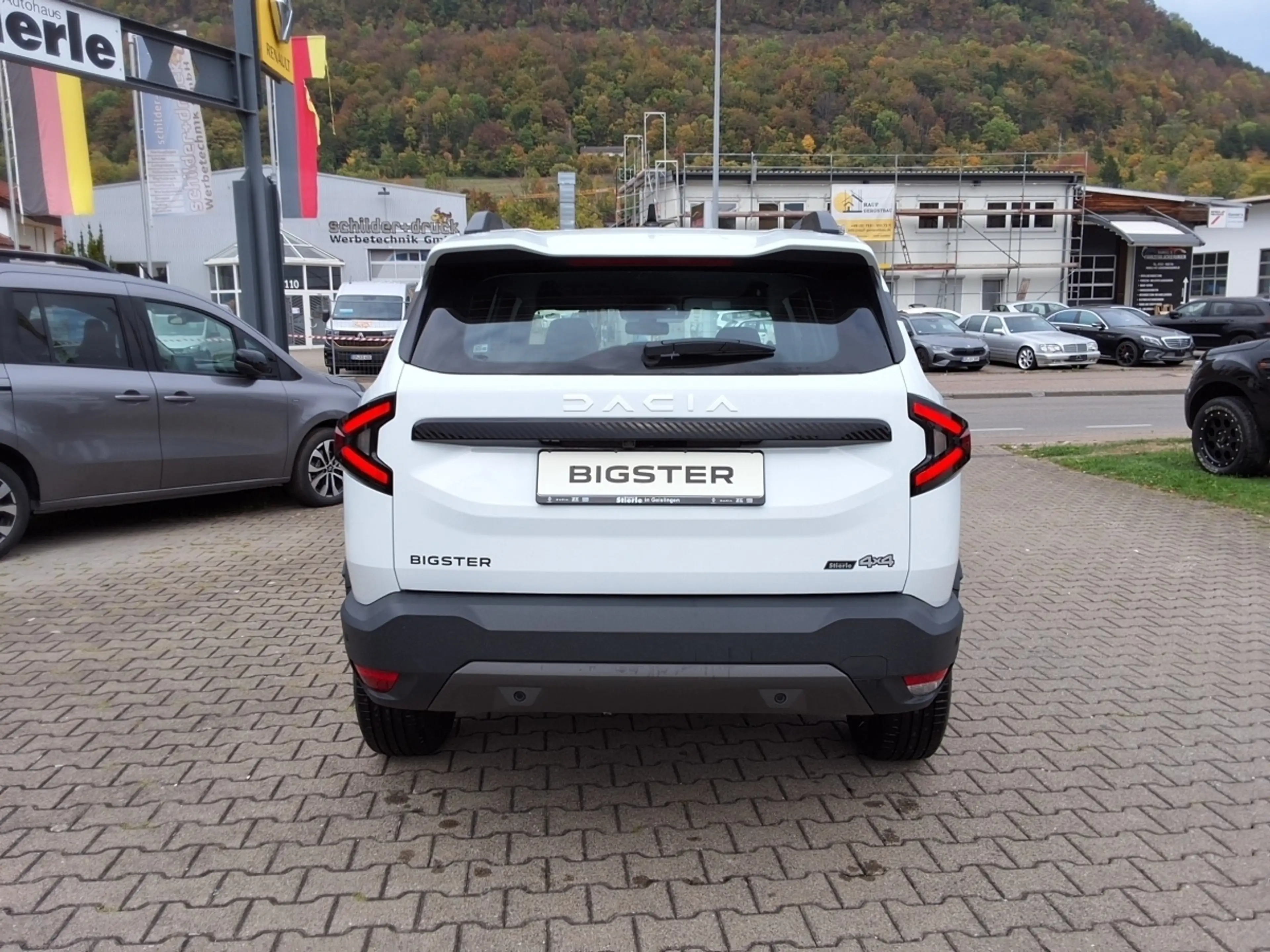 Dacia Bigster EXPRESSION  MILD HYBRID 130 4x4/PDC/ — photo 3