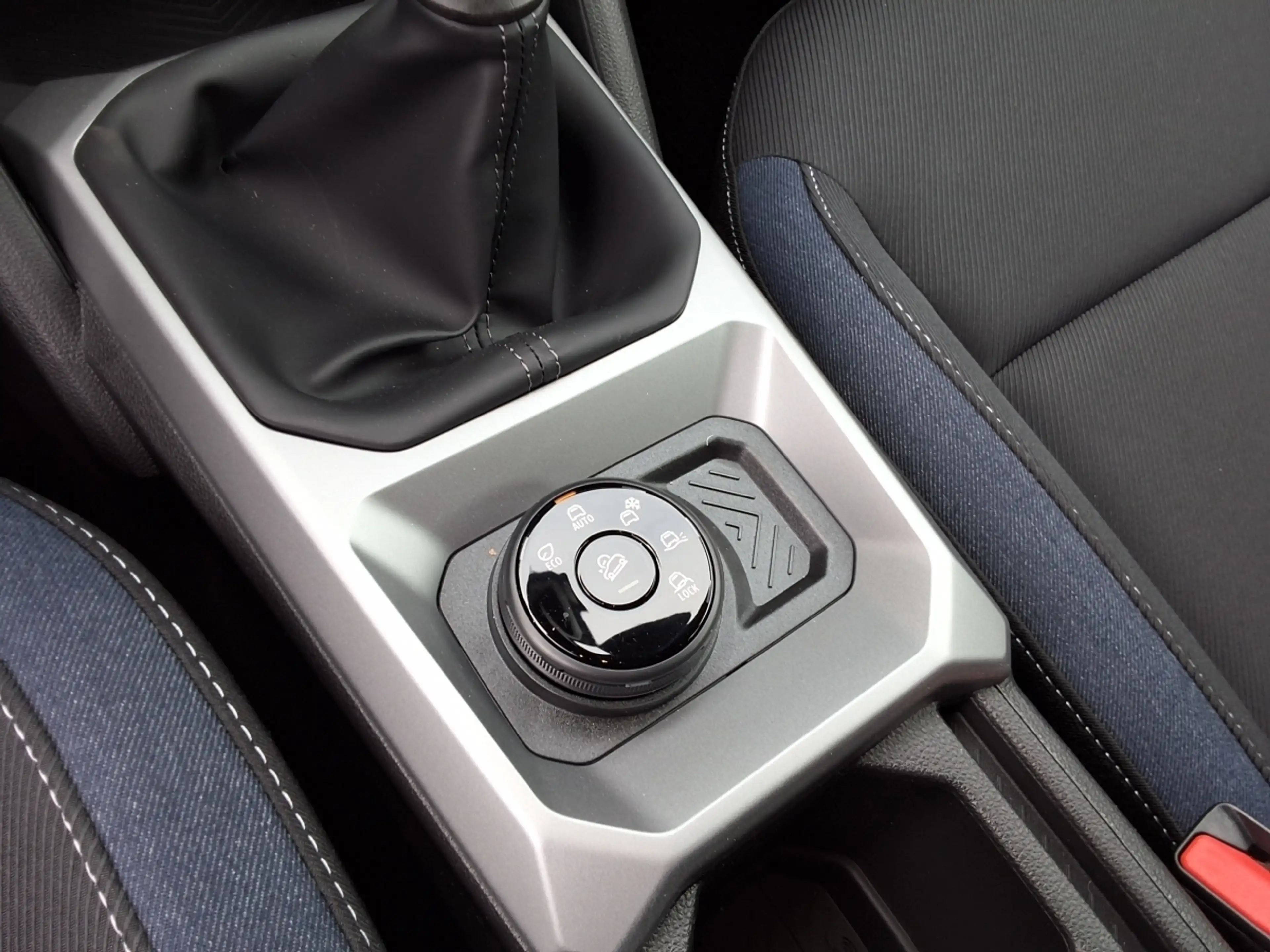Dacia Bigster EXPRESSION  MILD HYBRID 130 4x4/PDC/ — photo 14